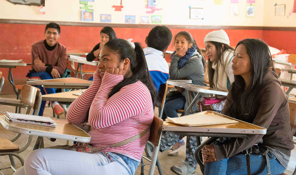 Alumnos en el taller de manipulación de alimentos